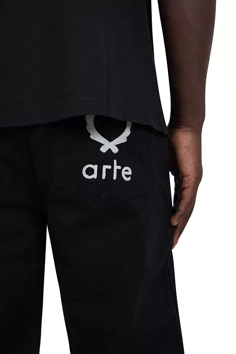 Arte Black back pocket embroidery pants