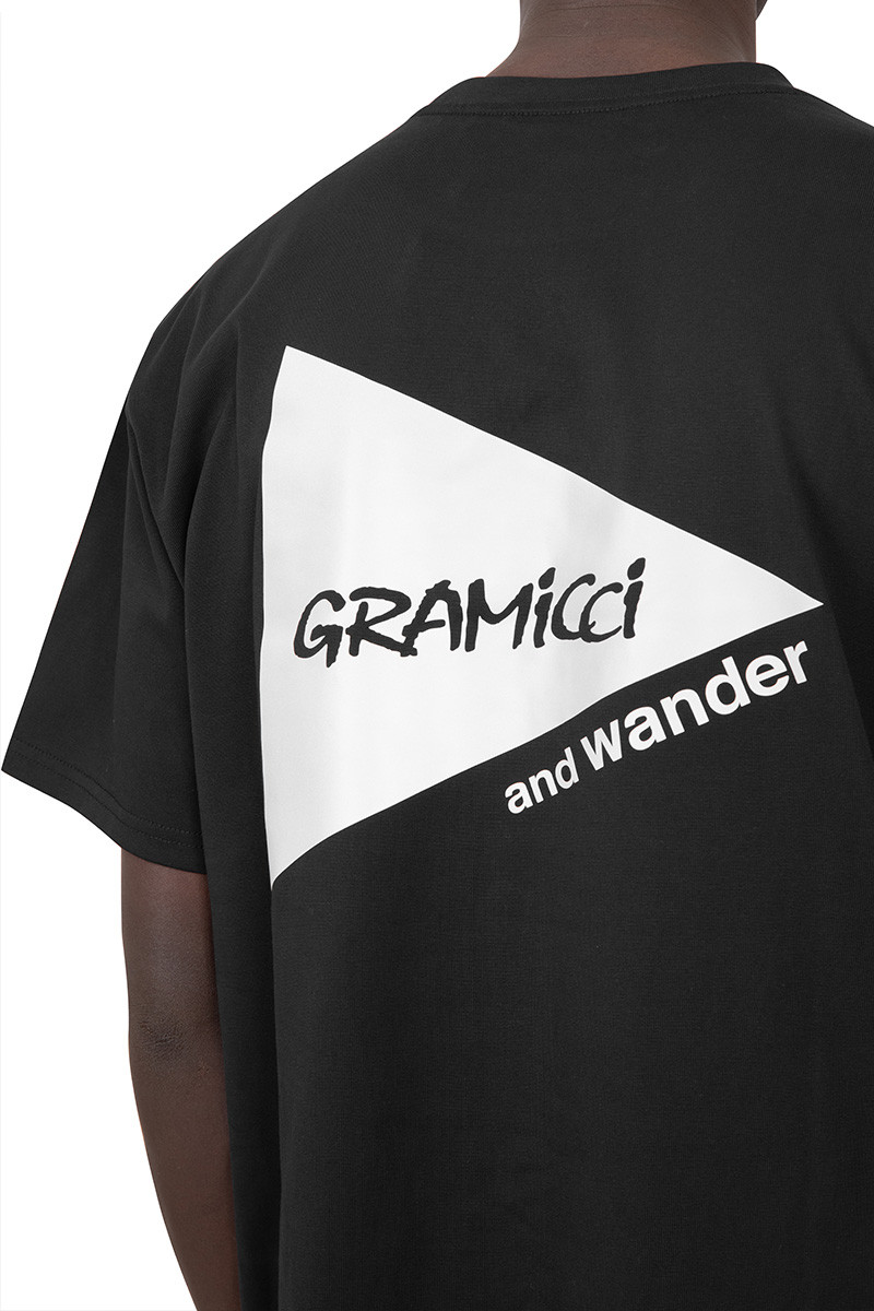 Gramicci Backprint t-shirt black