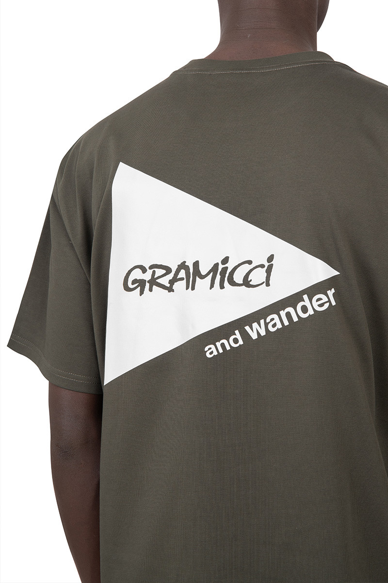 Gramicci Backprint t-shirt khaki