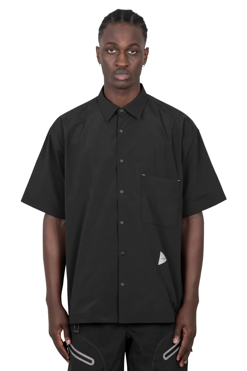 And Wander Chemise SS stretch à coupe UV noire