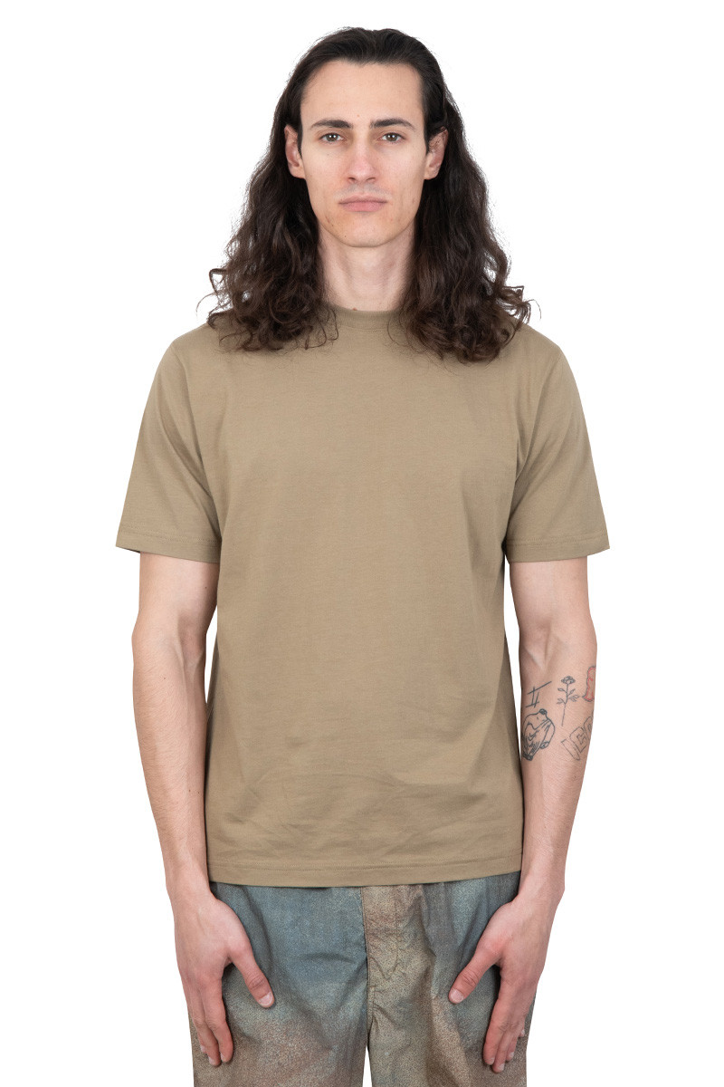 BEAMS + Brown basic t-shirt
