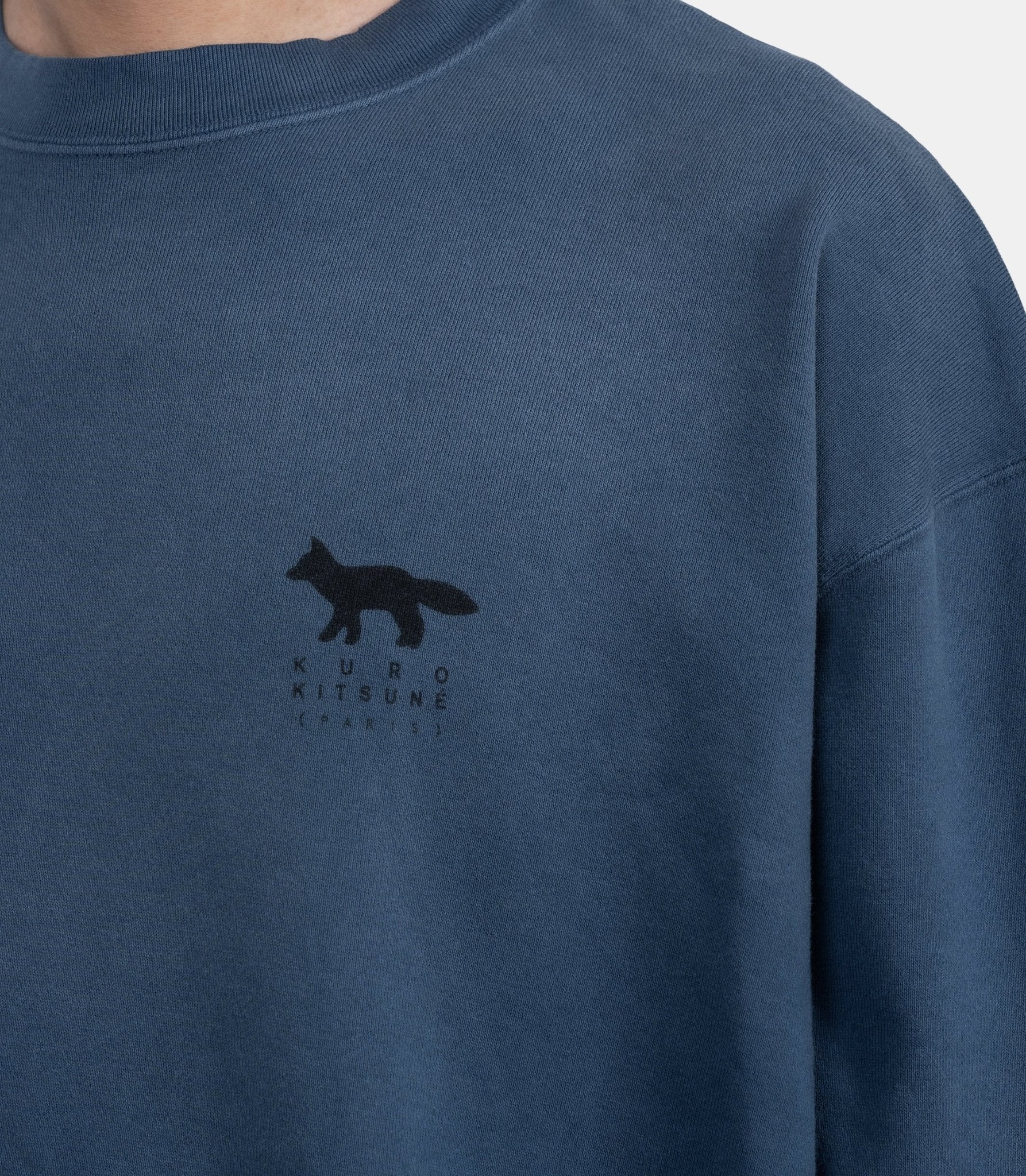 Crewneck sunfaded fox x kuro - 990005-P480-S - Maison kitsuné