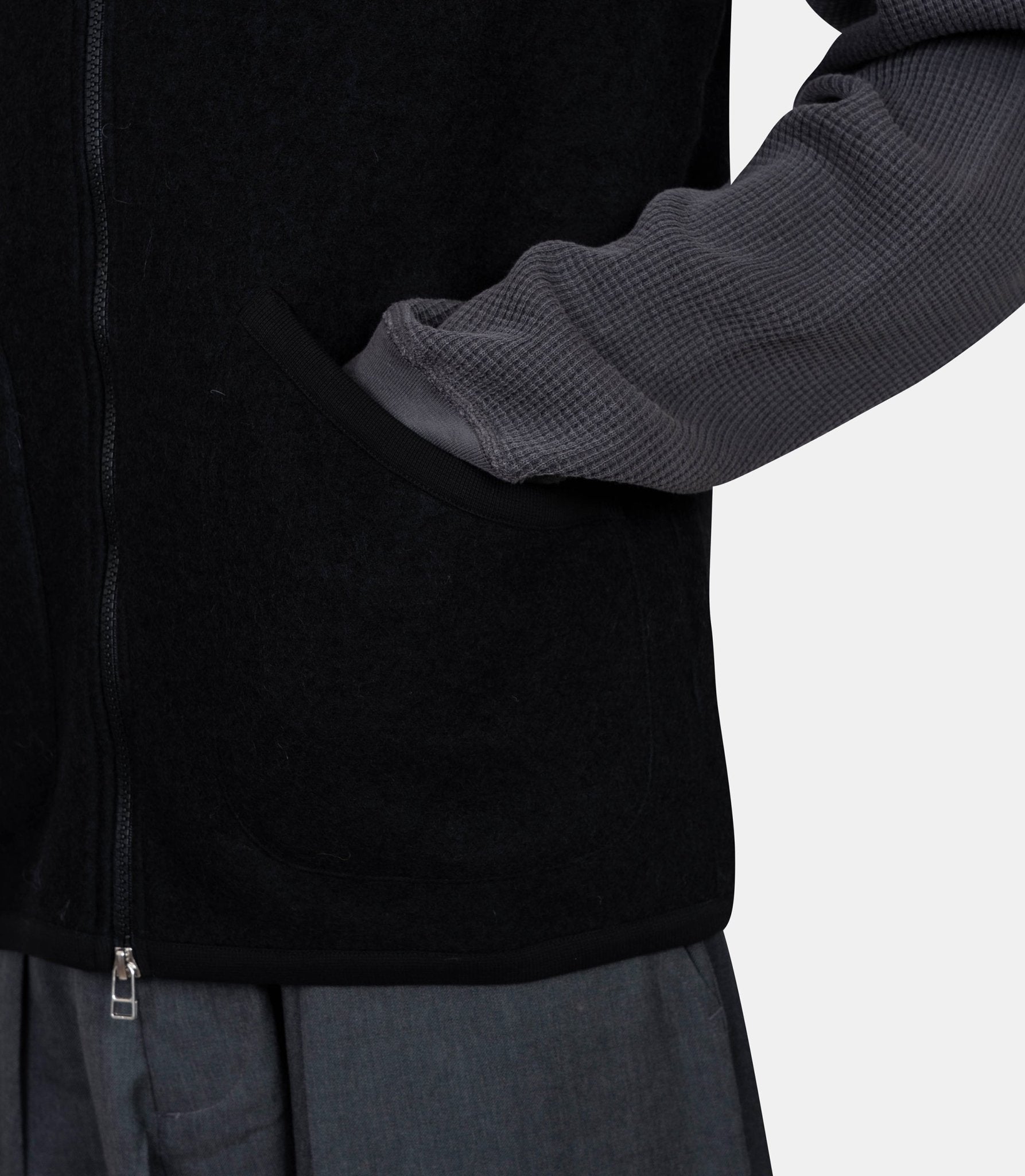 Gilet zip - 00015 - black - S - Universal works.