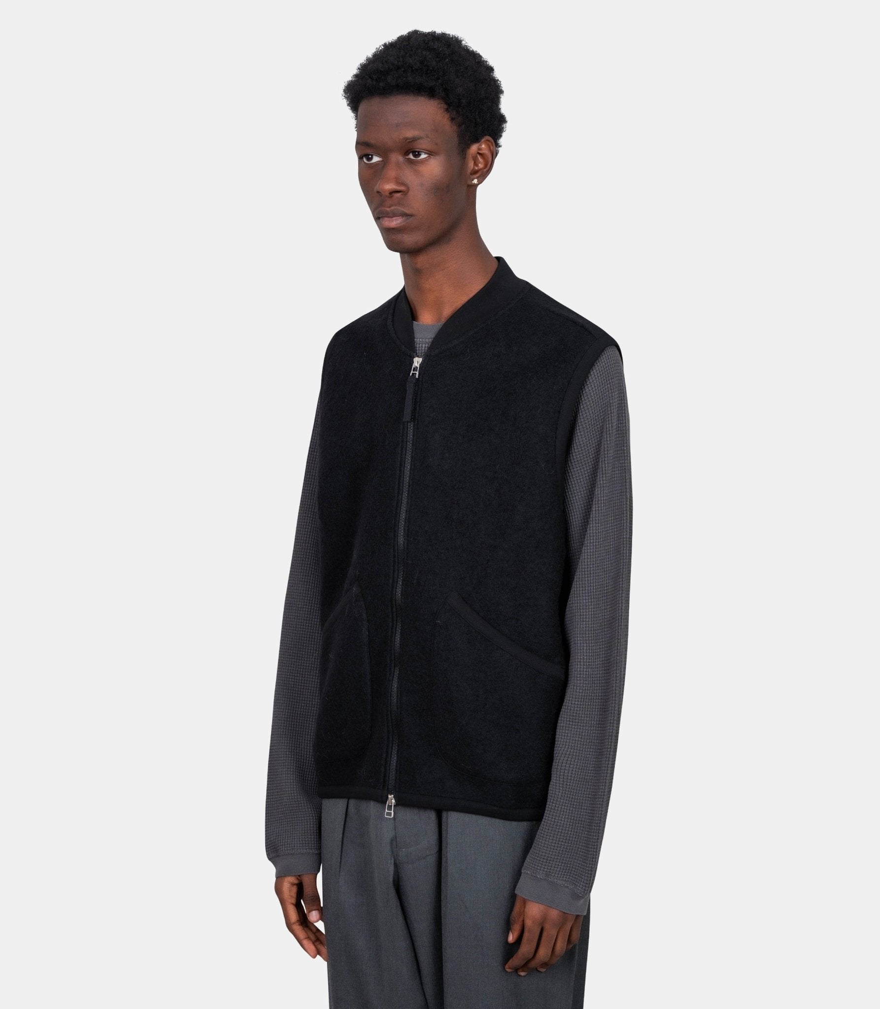 Gilet zip - 00015 - black - S - Universal works.