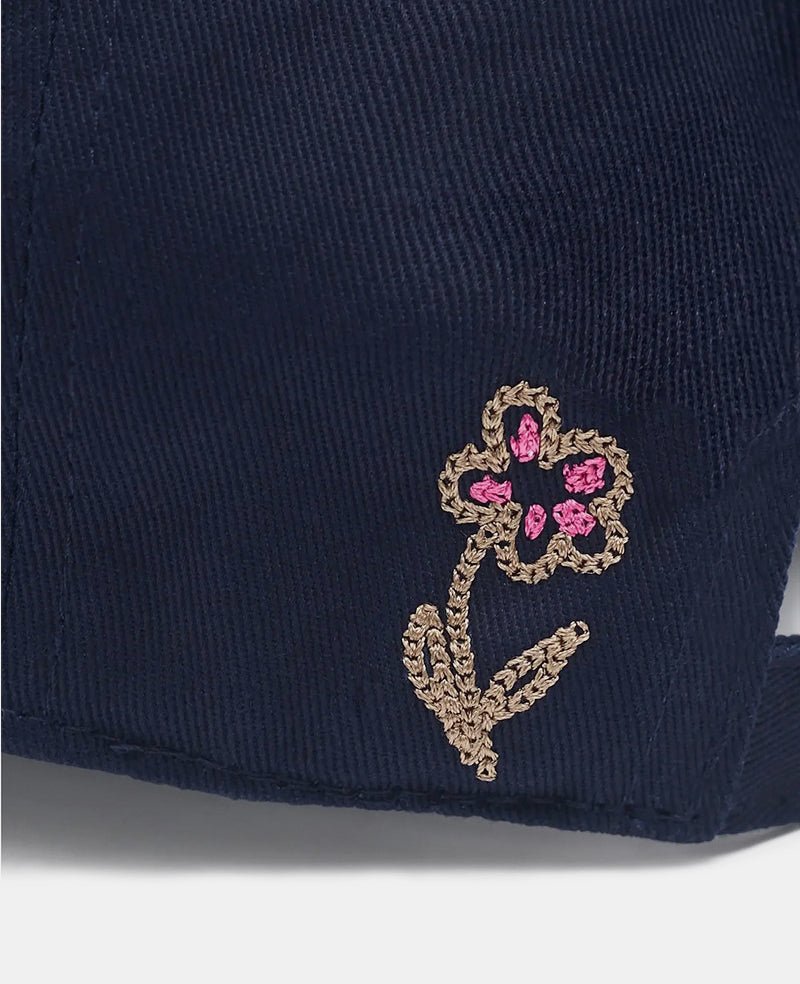 La casquette slogan esquisseG - CP141 - CO138 - NY - OSDrôle de monsieur