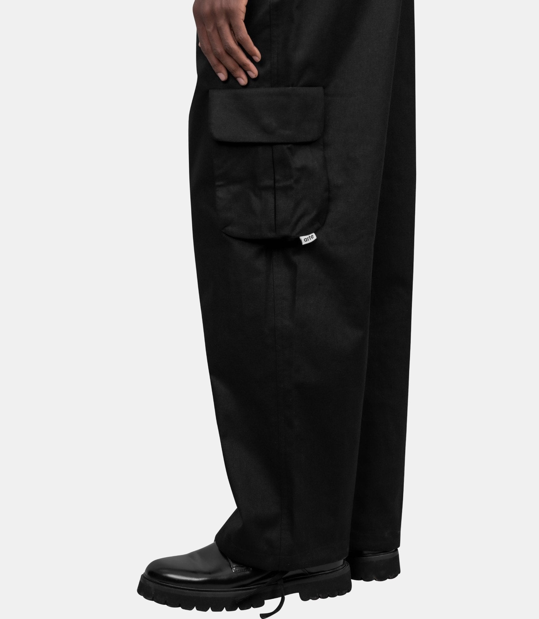 Pantalon cargo en lin - SS26-039P-28 - Arte