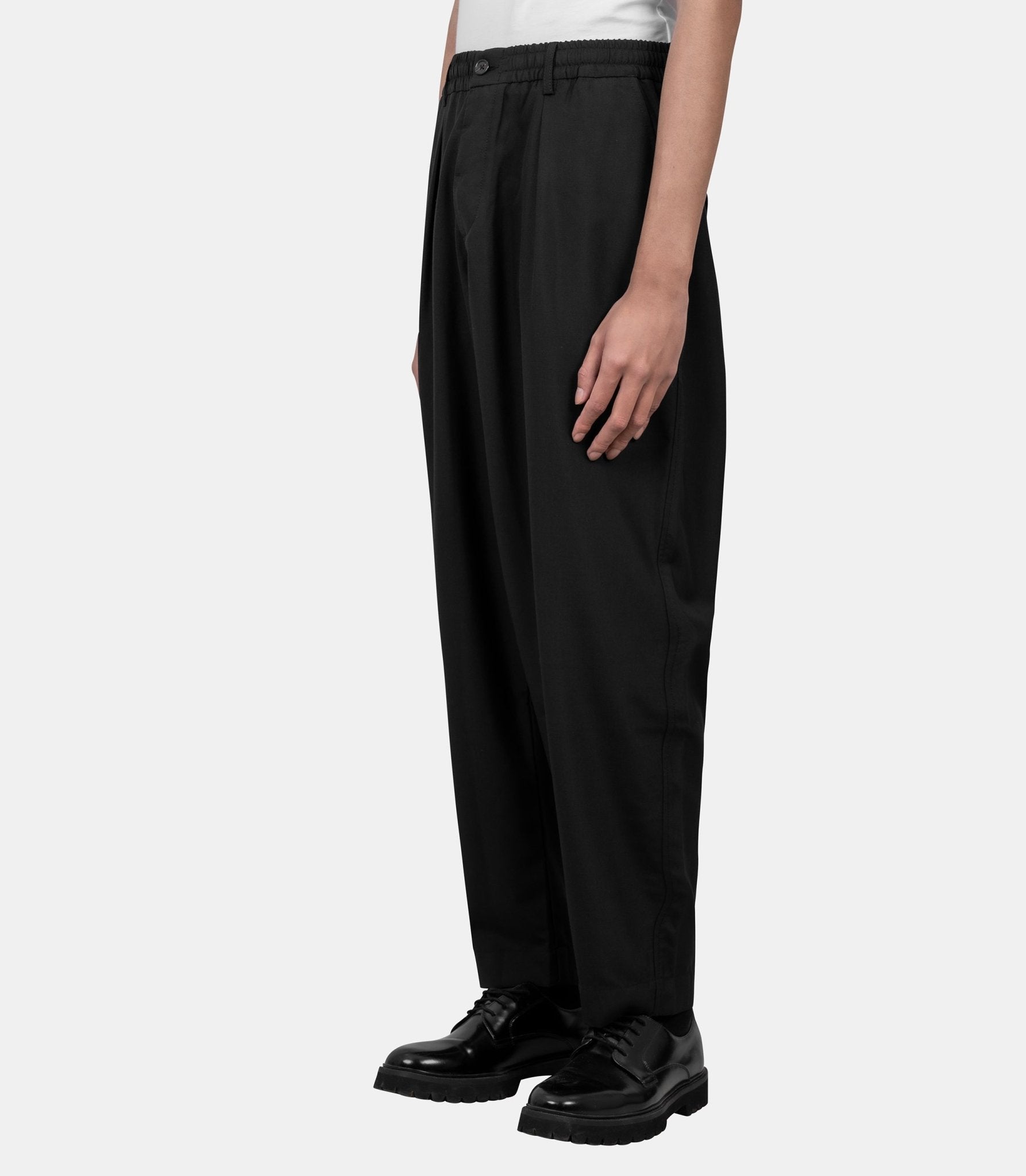 Pantalon de survêtement plissé - 34141-28 - Universal works.