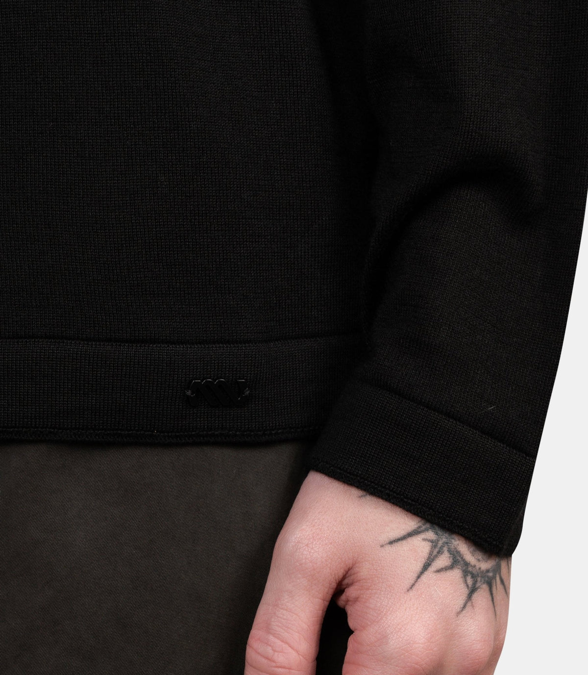 Pull silk ultrafine merino wool-21MMKN011A-110470A-999-S-Massimo osti