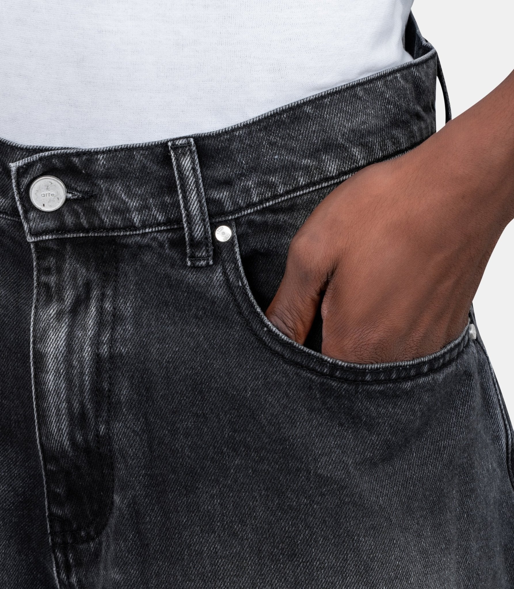 Short en denim à poche ronde-SS26-210SHO-484-28-Arte