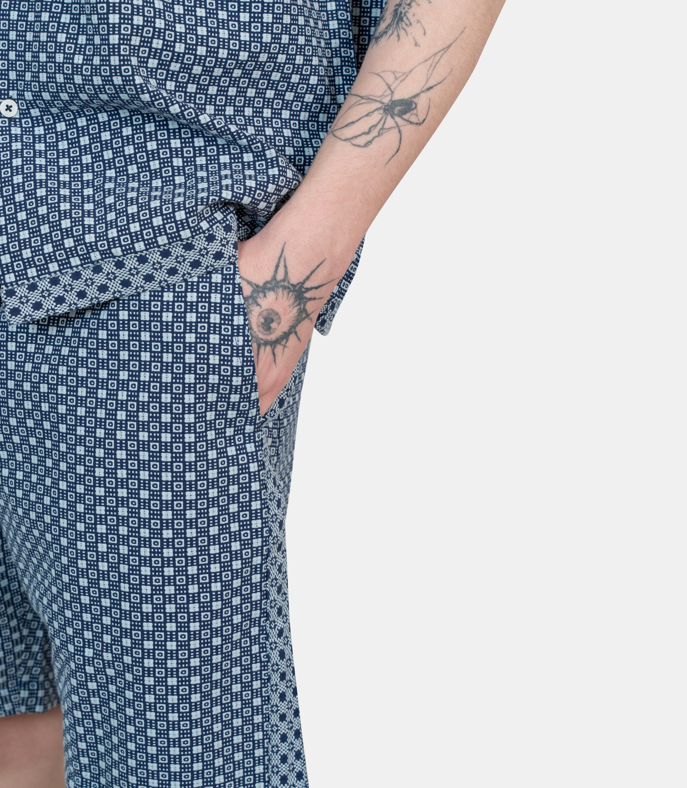 Short simple32653 - NAVY - 28Universal works.