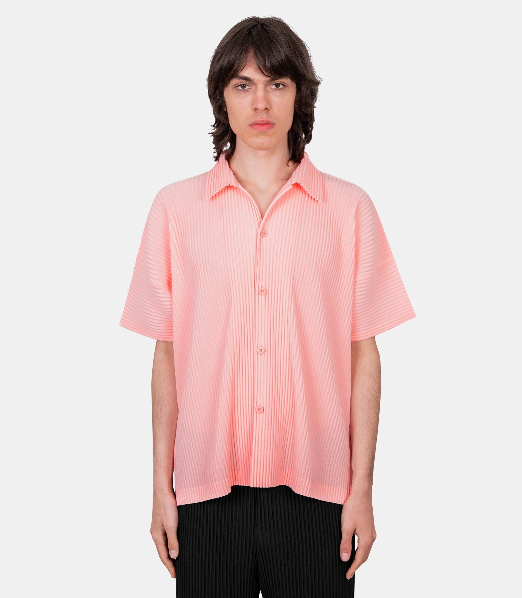 Tシャツ・カットソー ISSEY MIYAKE SS25 'Mc April' shirt (HP56JJ117 82) MONTHLY COLOR APRIL – ISSEY MIYAKE ONLINE STORE