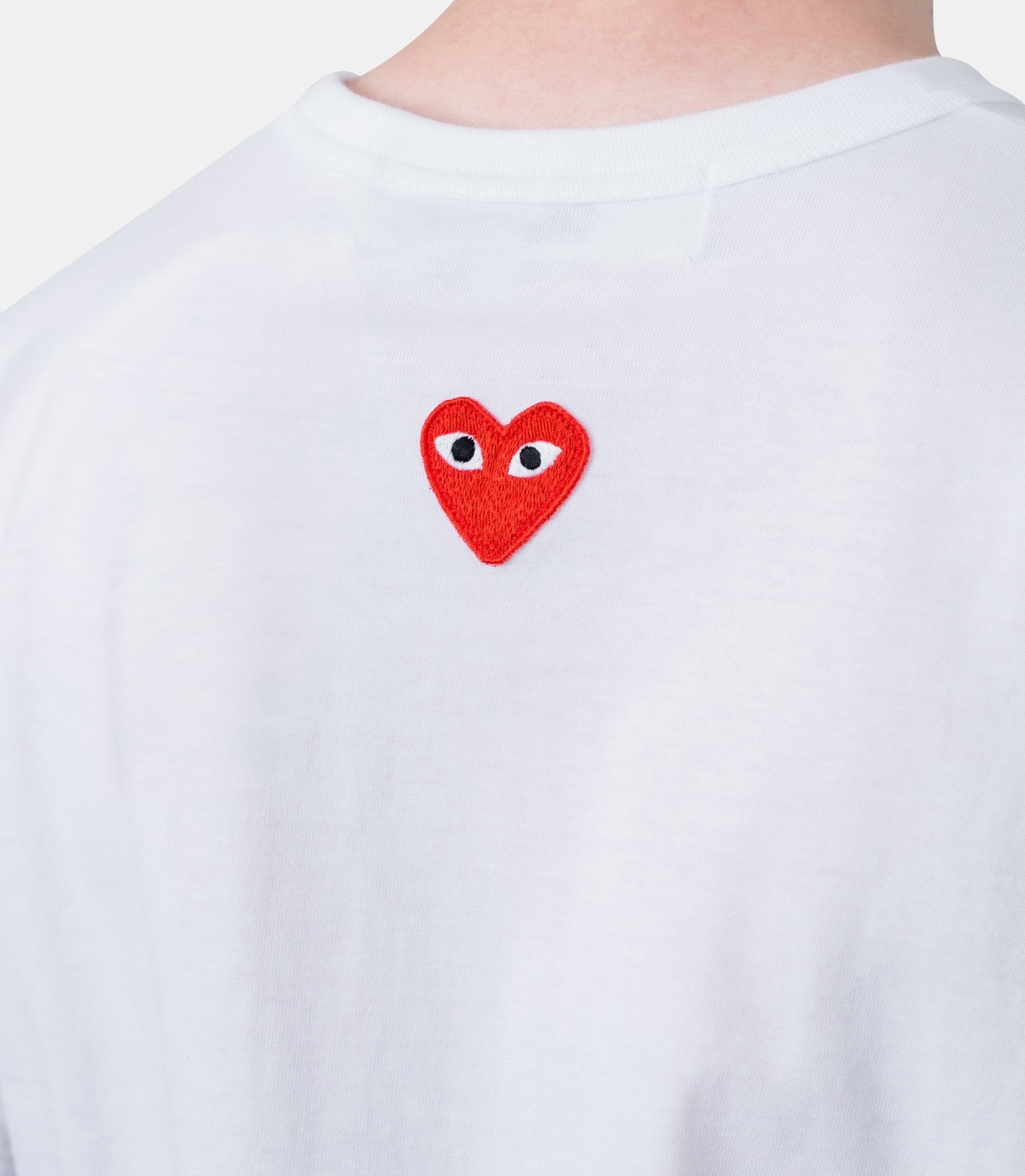 T-shirt coeur rouge retournée - AX-T340-051-3-S - Comme des garçons play