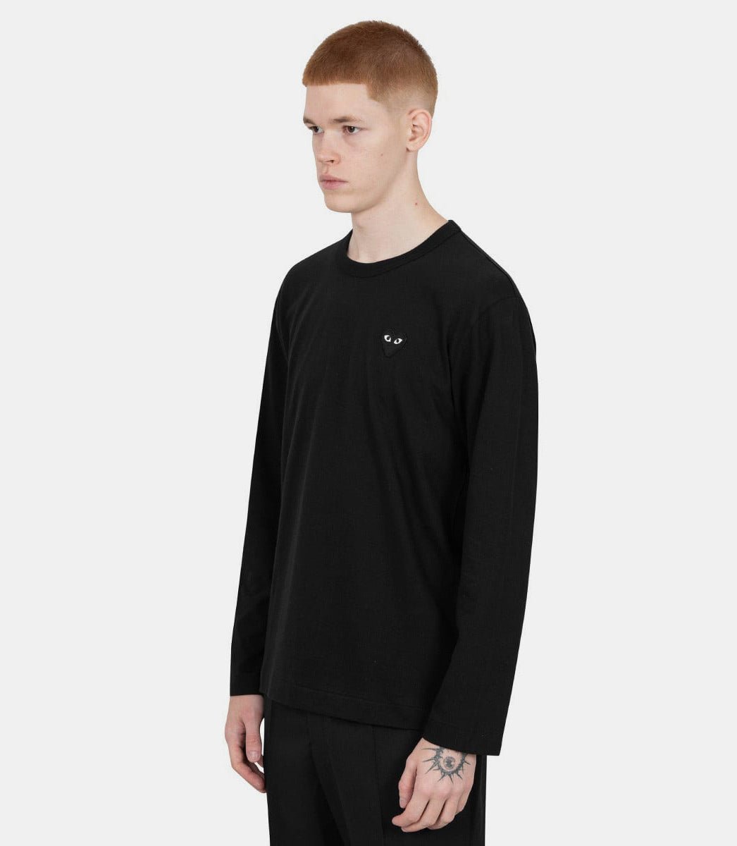 T-shirt emblème noir tricotéAZ - T120 - 051 - 1 - SComme des garçons play