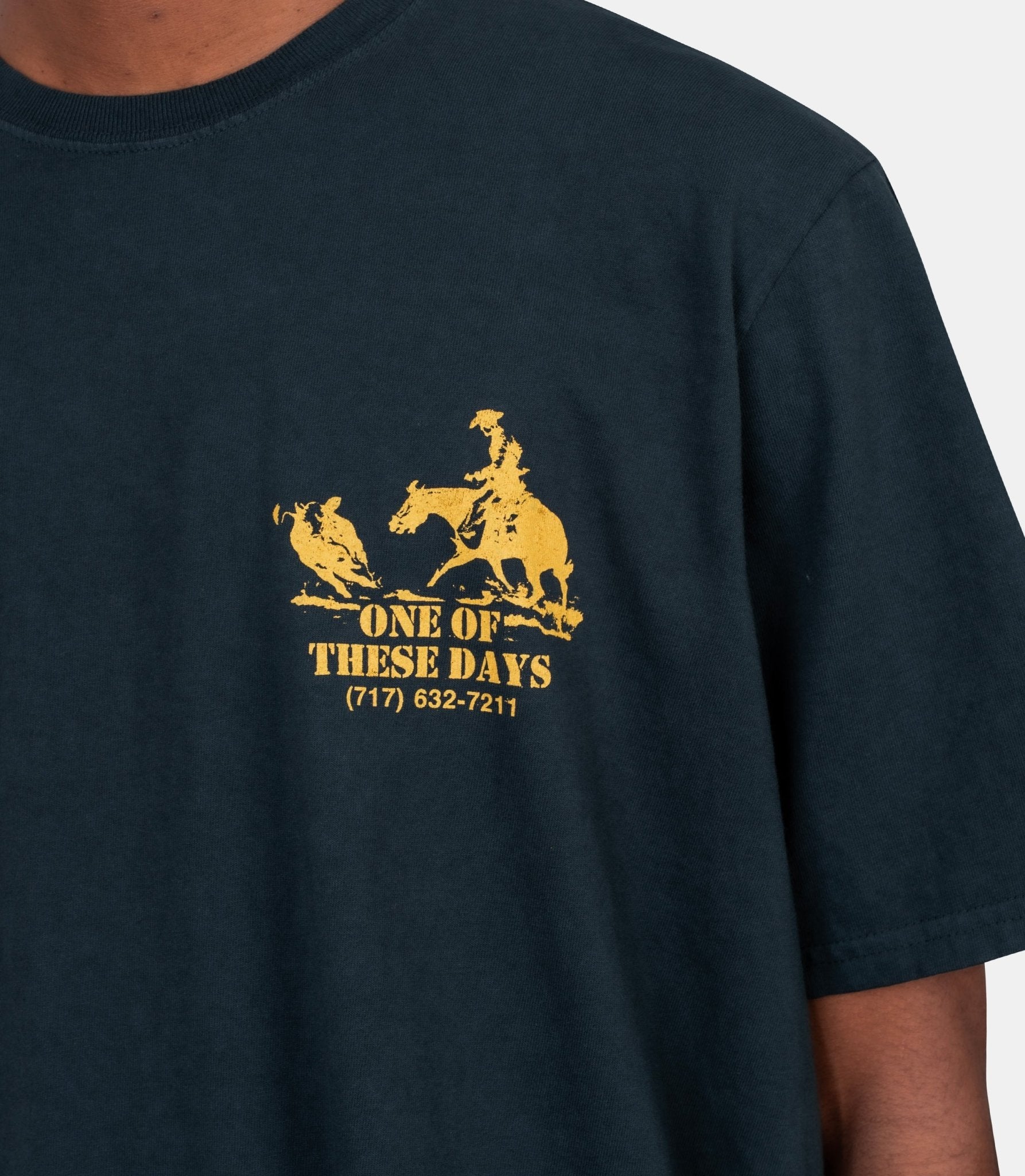T-shirt round up - 01D-04-040-WASHEDBLACK-S - One of these days