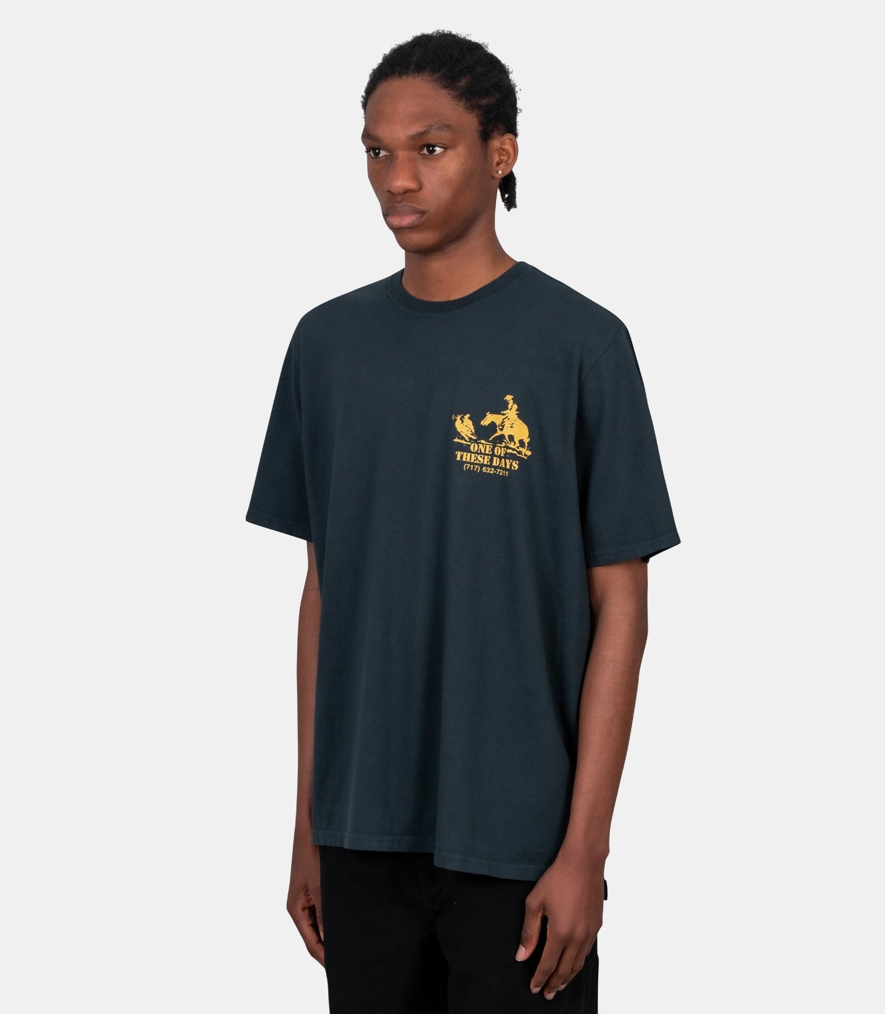 T-shirt round up - 01D-04-040-WASHEDBLACK-S - One of these days