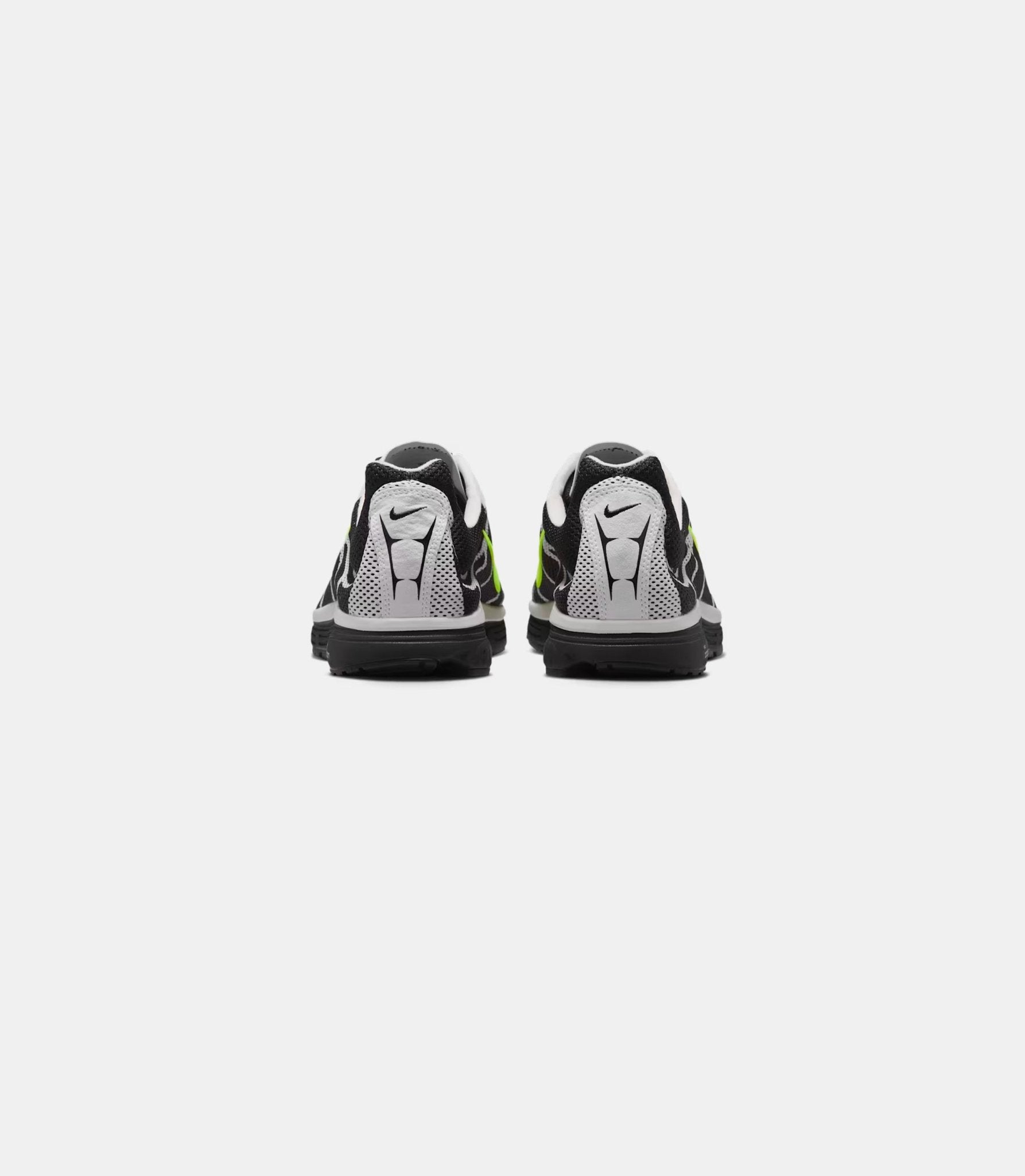 Zoom streak 3-IQ8012-001-40-Nike